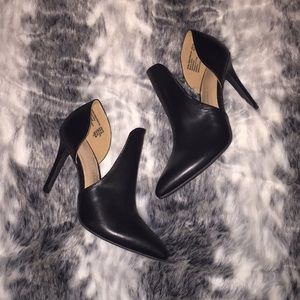 NWOB Christian Siriano Black Pointed Toe Heels